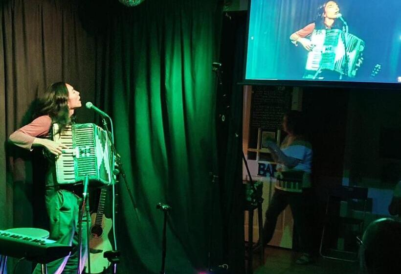 住宿加早餐  Rosslyn Court