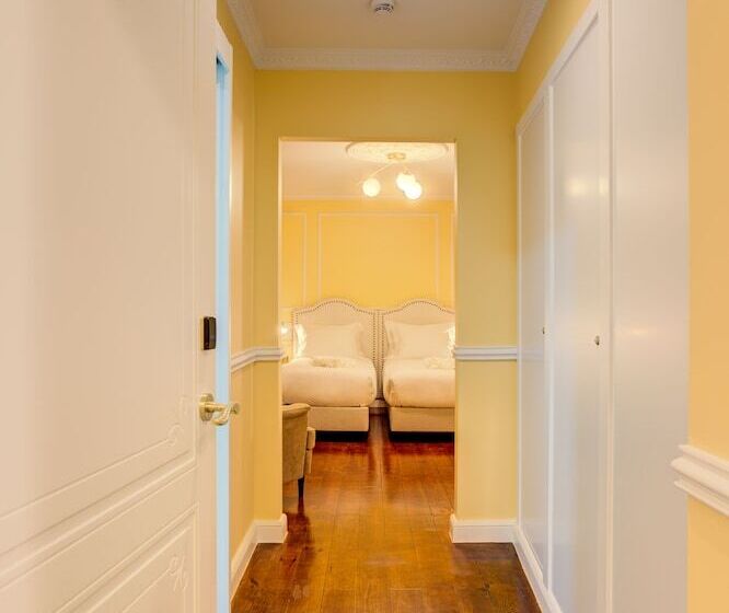 تختخواب و صبحانه Solar Dos Poetas