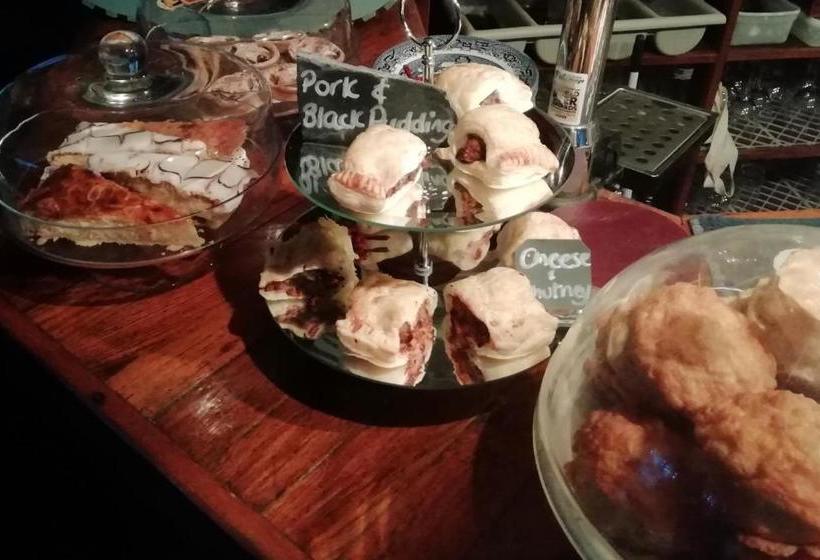 민박 The House On The Props