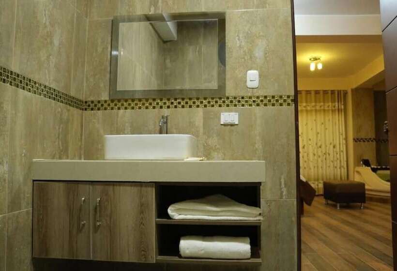 هتل El Parral Suite