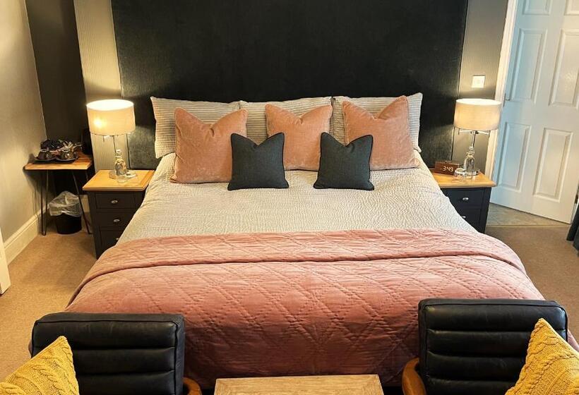 Отель Elan Valley