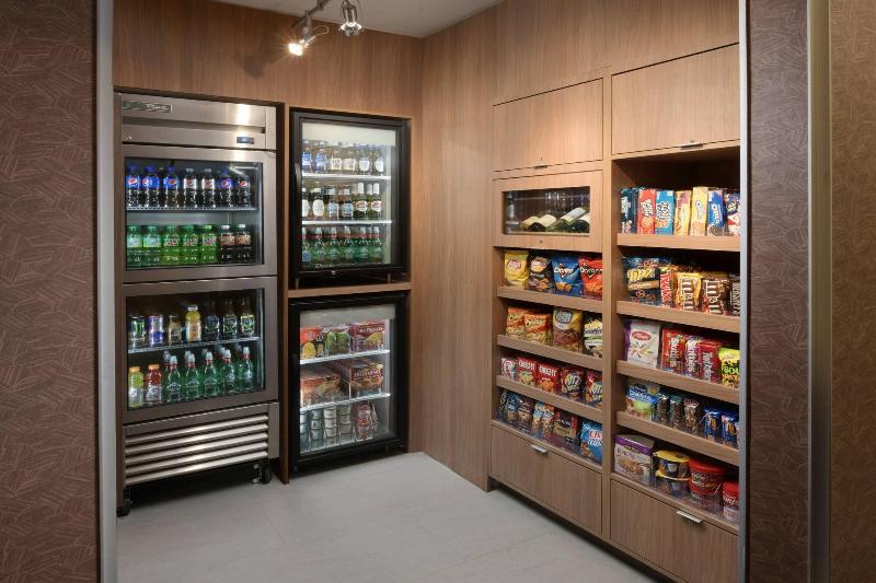 هتل Fairfield Inn & Suites By Marriott El Dorado