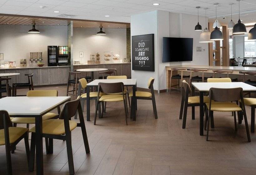 هتل Fairfield Inn & Suites By Marriott El Dorado