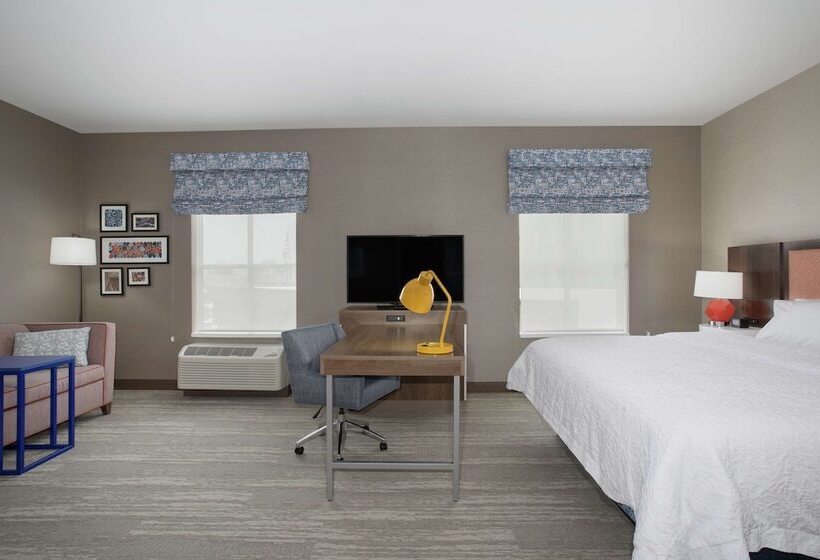 فندق Hampton Inn & Suites Logan