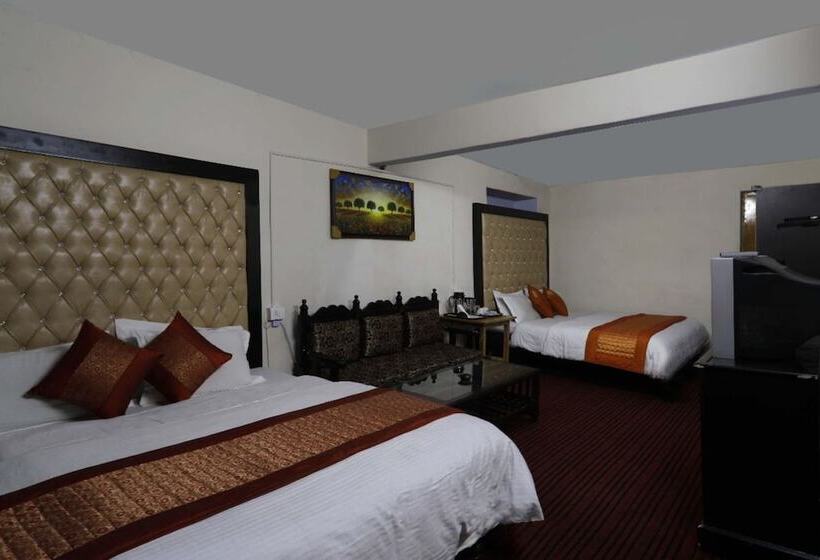 בית מלון כפרי Kausani Retreat