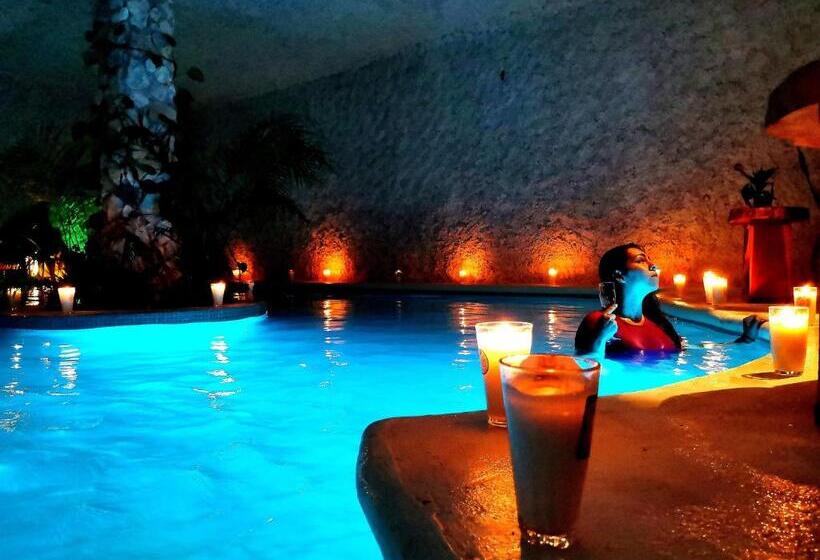 هتل Mayan Majesty Boutique