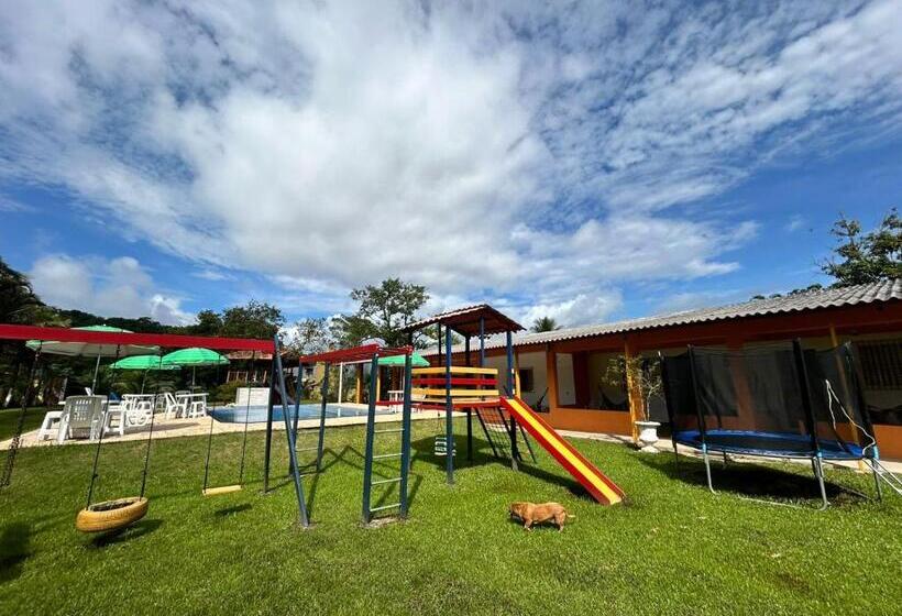 ペンション Pousada Geres Peruíbe