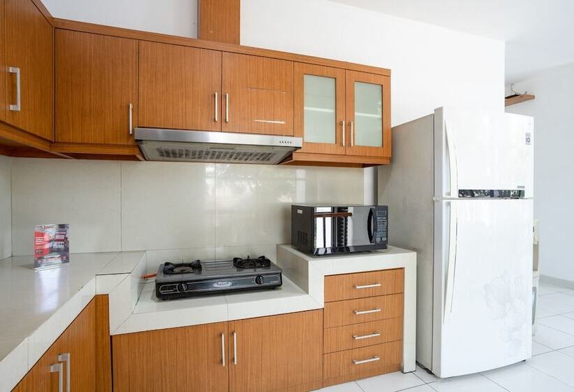 Пансион Reddoorz Near Eka Hospital Bsd City