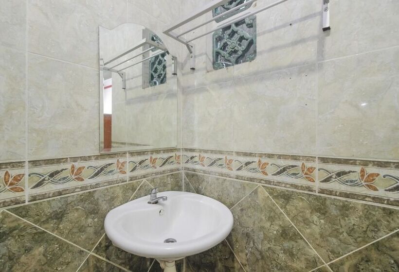 膳宿费 Permata Hijau