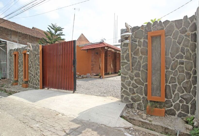 膳宿费 Reddoorz Syariah Near Akmil Magelang