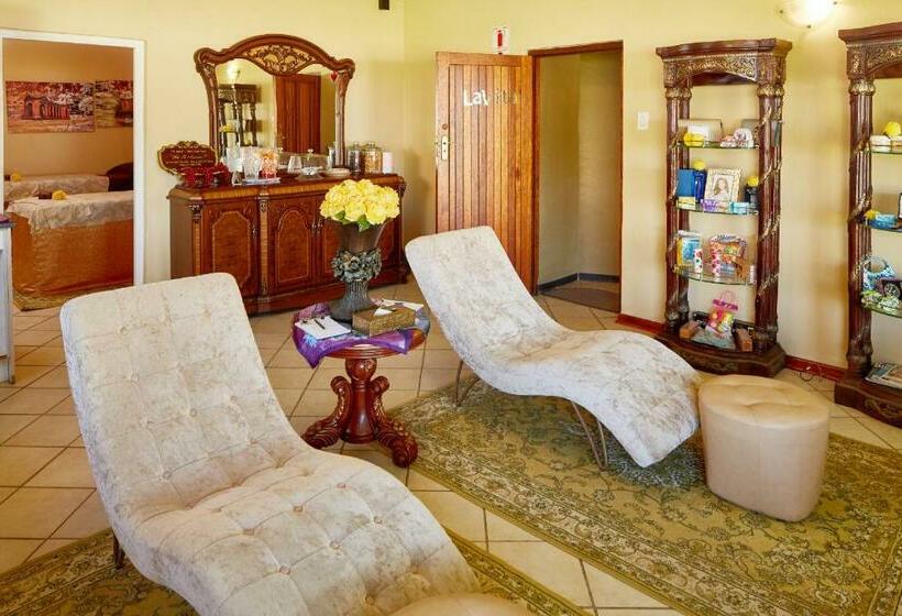 הוסטל First Group Hole In The Wall Backpackers