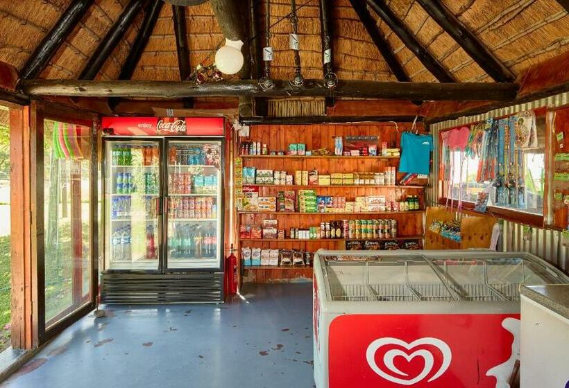 הוסטל First Group Hole In The Wall Backpackers