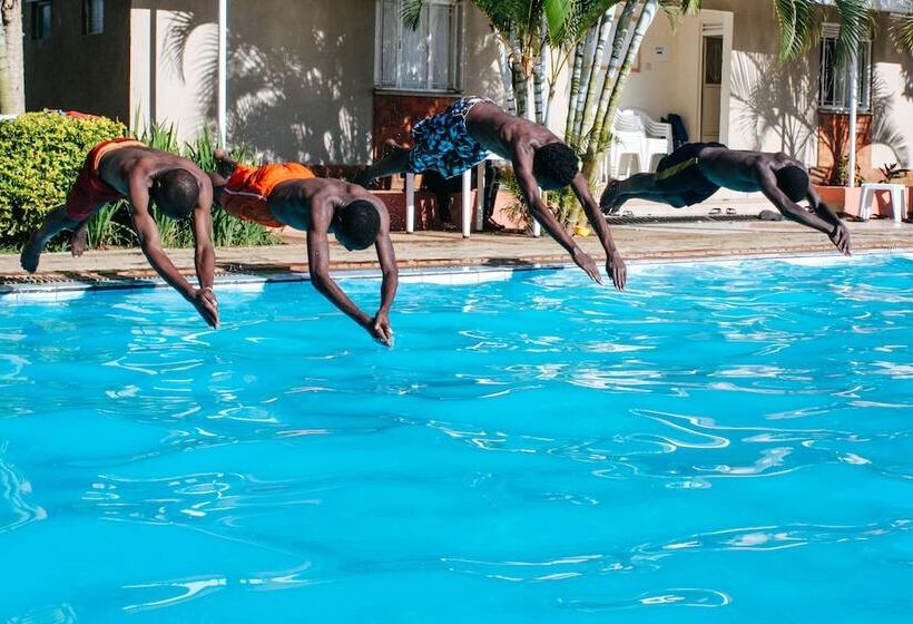 هتل African Village