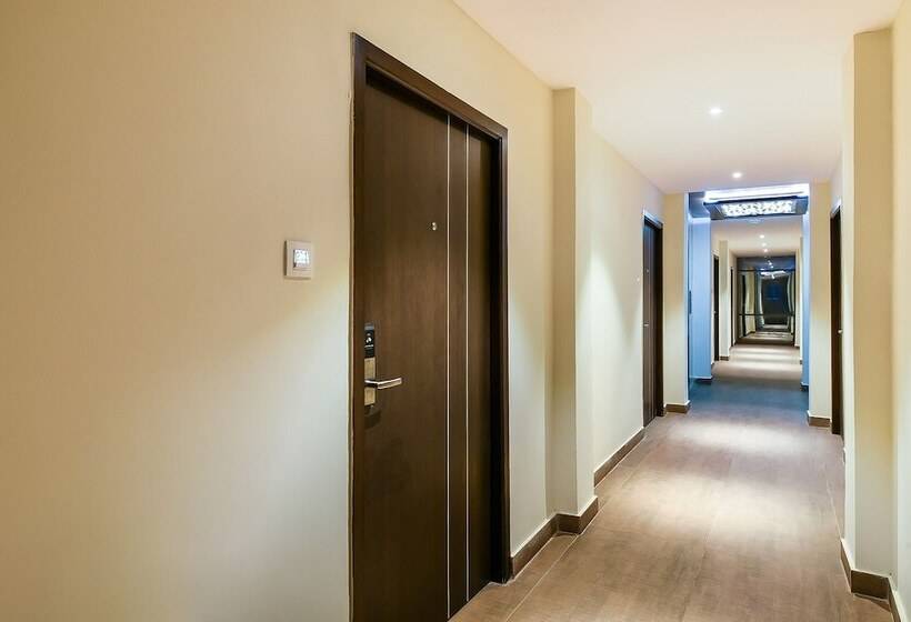 Отель Super Capital O Siddartha Grand