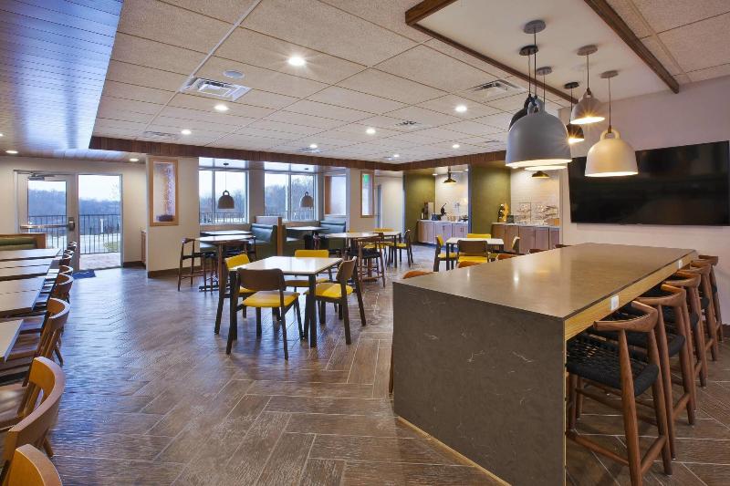 هتل Fairfield Inn & Suites By Marriott Flint Grand Blanc