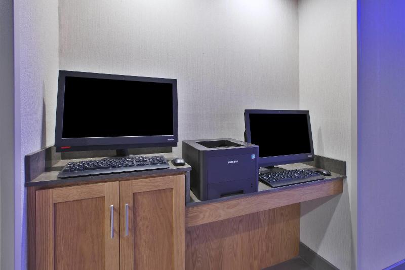 هتل Fairfield Inn & Suites By Marriott Flint Grand Blanc