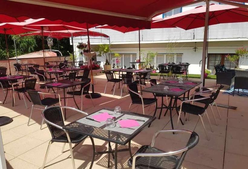 Отель Hôtel Restaurant Les Kakis