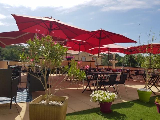 Отель Hôtel Restaurant Les Kakis