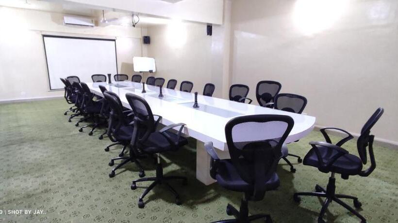 فندق Mango Valley Resort Ganpatipule