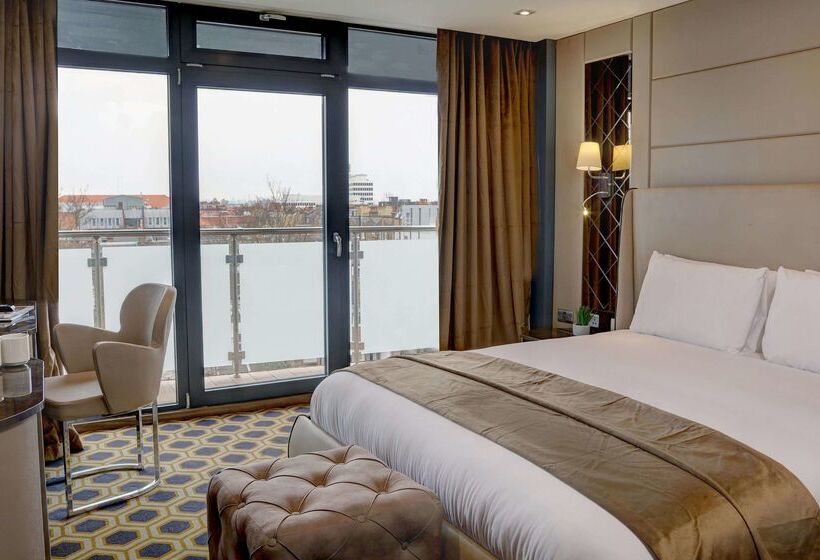 Putney Hotel; Bw Signature Collection