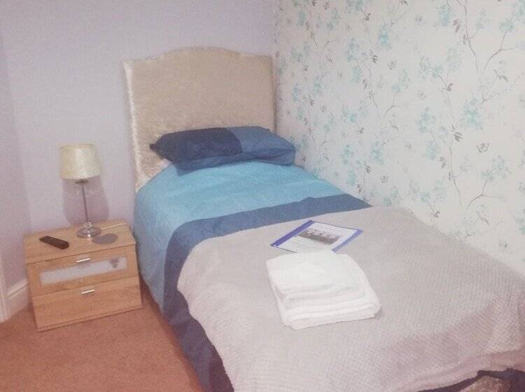 בית מלון כפרי The Lord Nelson