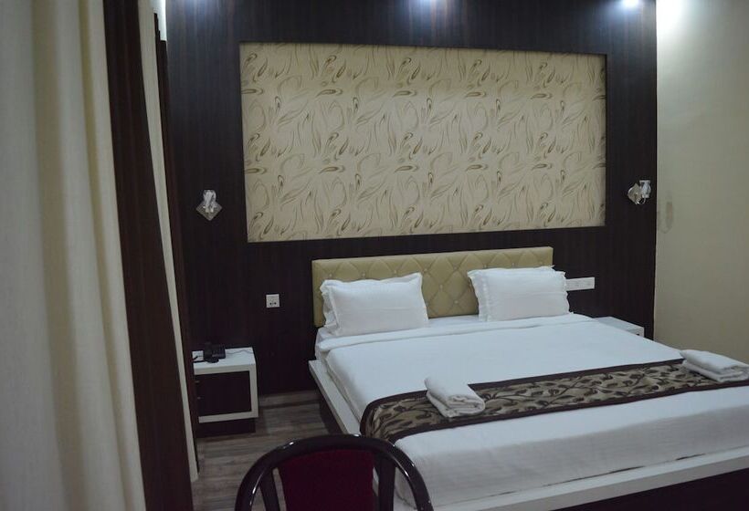 Jk Rooms 125 Hotel Mariya International