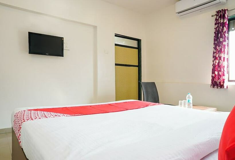 Oyo 18653 Hotel Swami Samarth