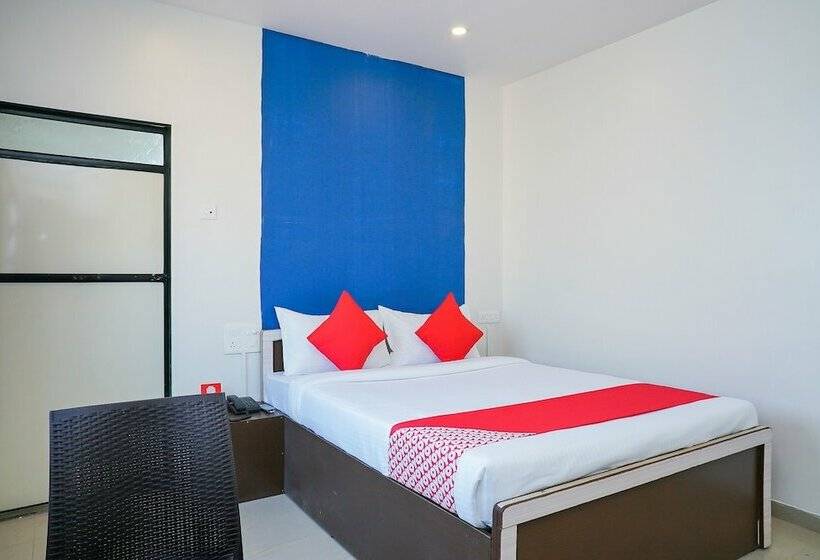 Oyo 18653 Hotel Swami Samarth