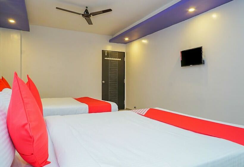 Oyo 18653 Hotel Swami Samarth