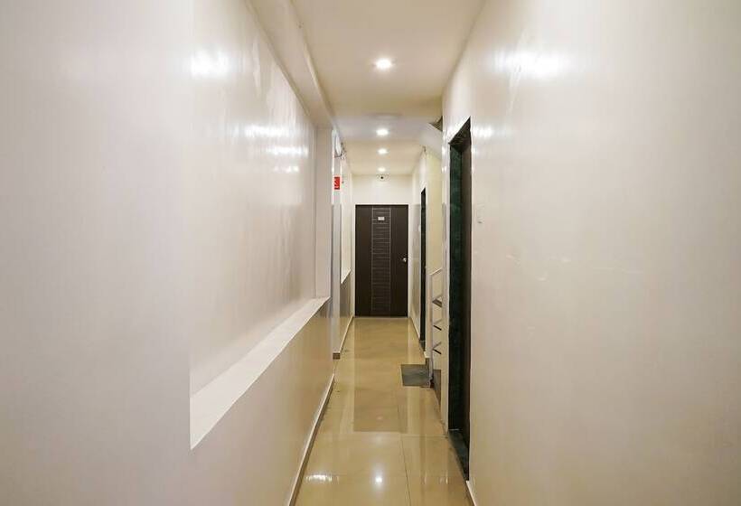 Oyo 18653 Hotel Swami Samarth