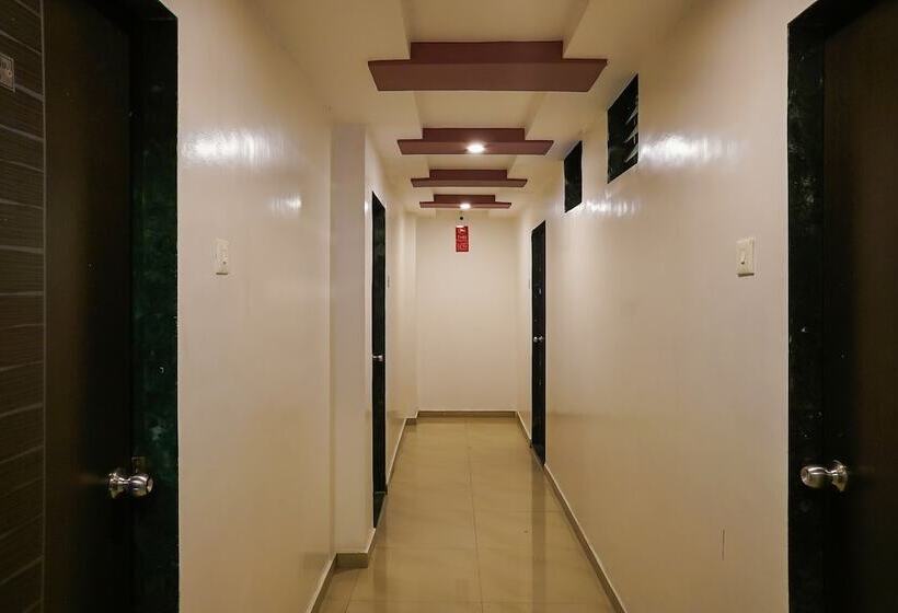 Oyo 18653 Hotel Swami Samarth