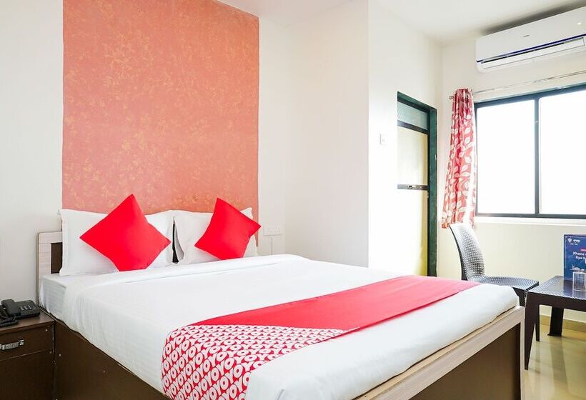 Oyo 18653 Hotel Swami Samarth