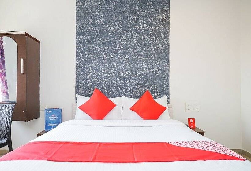 Oyo 18653 Hotel Swami Samarth