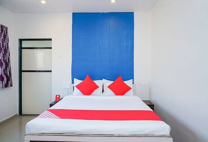 Oyo 18653 Hotel Swami Samarth