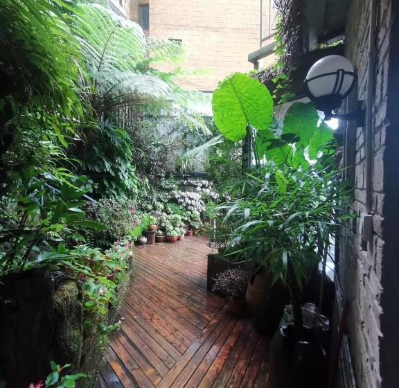 פנסיון Beyond The Cloud