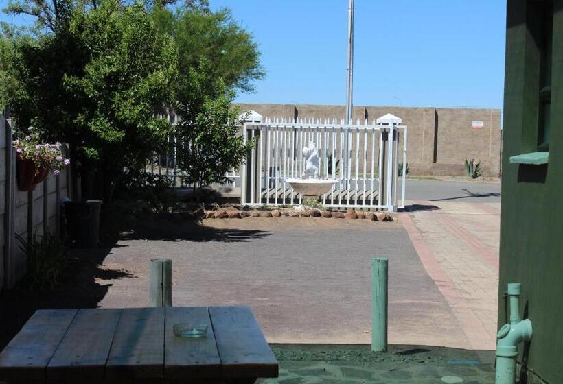 ペンション Ons Dorpshuis Beaufort West