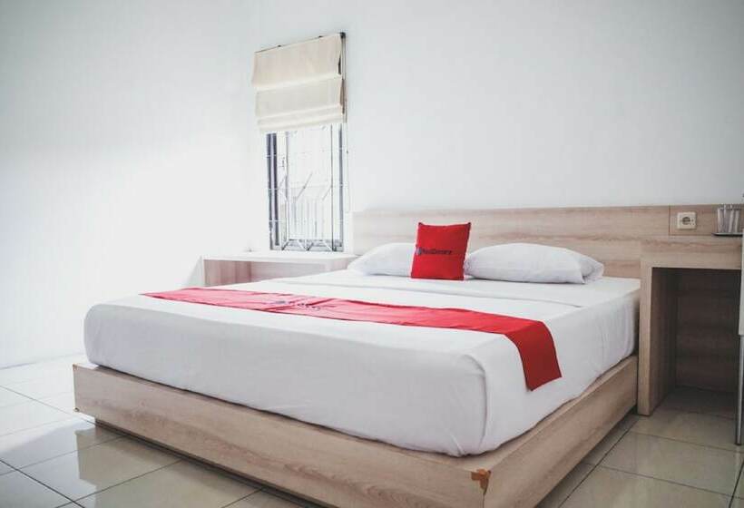 펜션 Reddoorz Near Taman Kota Lapang Merdeka Sukabumi