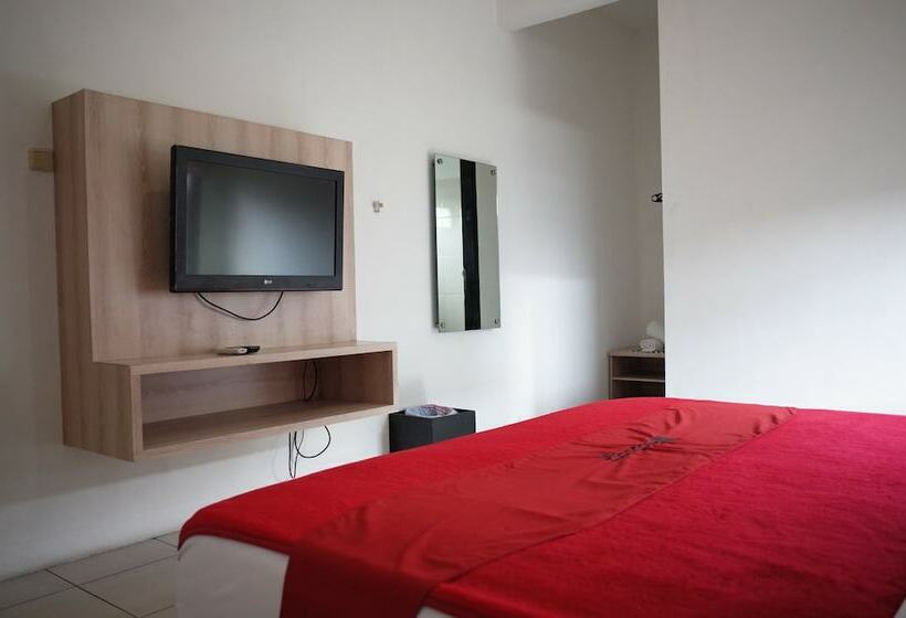 펜션 Reddoorz Near Taman Kota Lapang Merdeka Sukabumi