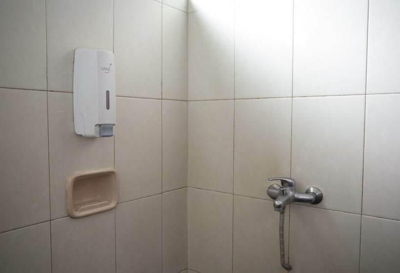 펜션 Reddoorz Near Taman Kota Lapang Merdeka Sukabumi