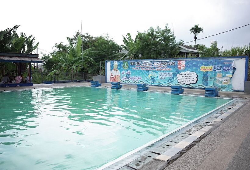 펜션 Reddoorz Near Taman Kota Lapang Merdeka Sukabumi