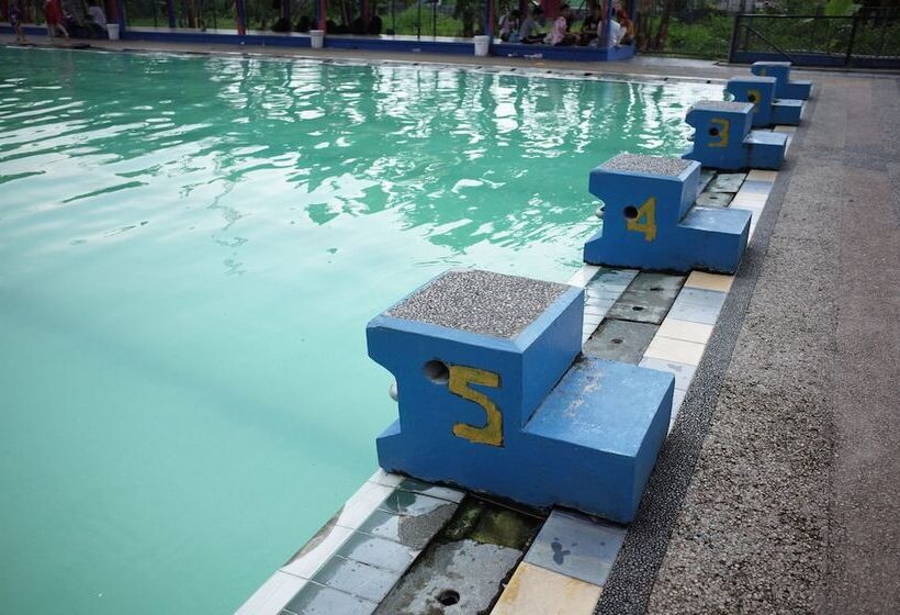 펜션 Reddoorz Near Taman Kota Lapang Merdeka Sukabumi