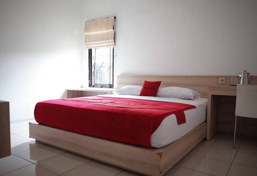펜션 Reddoorz Near Taman Kota Lapang Merdeka Sukabumi