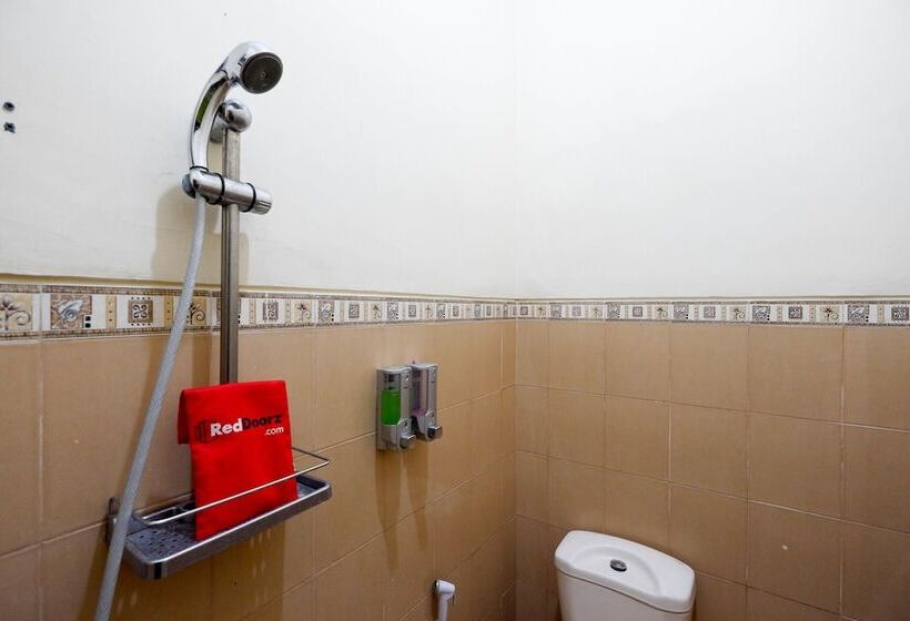 膳宿费 Reddoorz Near Universitas Diponegoro 2