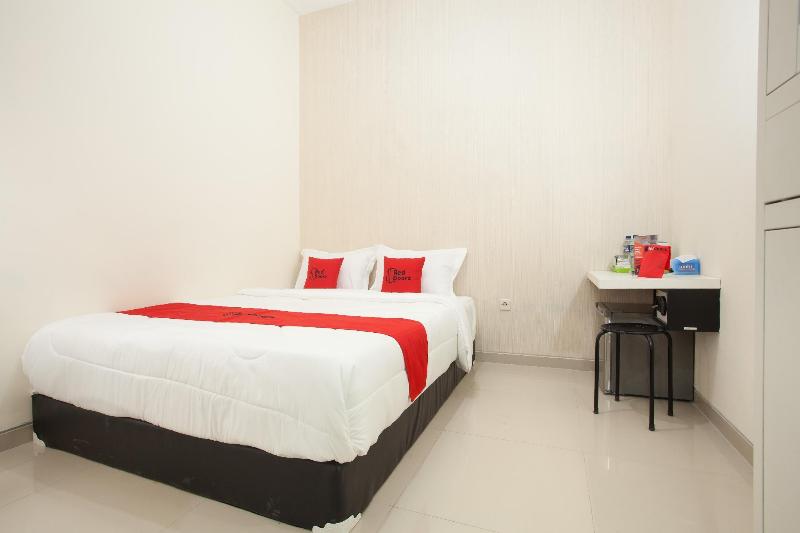 Пансион Reddoorz Plus At K23 Rungkut Madya