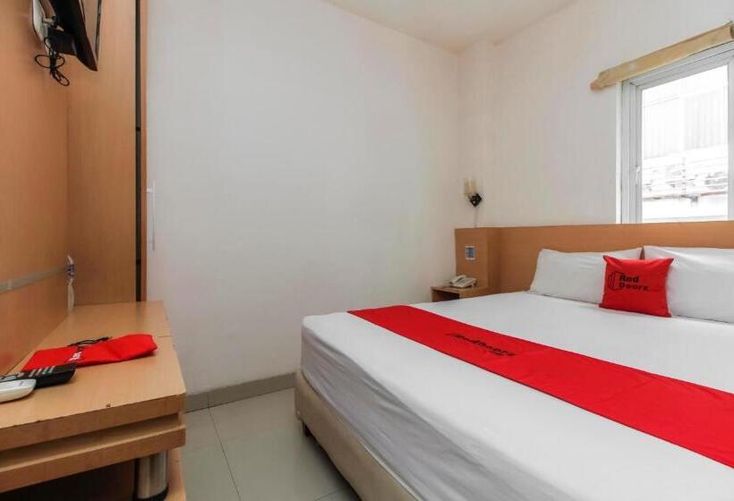펜션 Reddoorz Plus Near Galaxy Bekasi