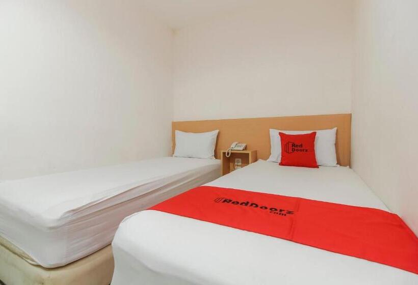 펜션 Reddoorz Plus Near Galaxy Bekasi