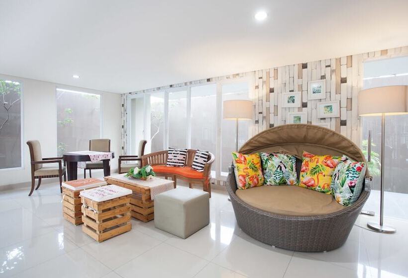 ペンション Reddoorz Plus At Riverside Malang