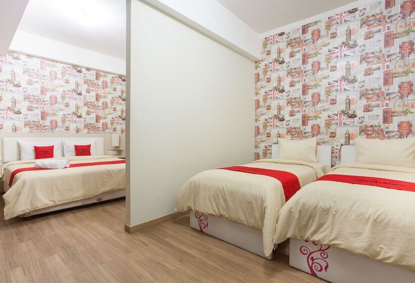 ペンション Reddoorz Plus At Riverside Malang