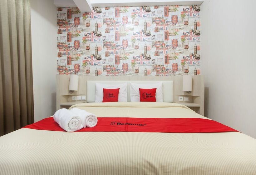 ペンション Reddoorz Plus At Riverside Malang