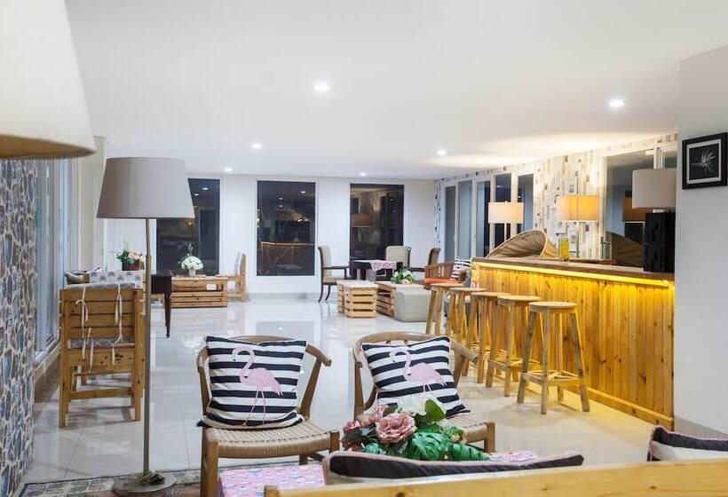 ペンション Reddoorz Plus At Riverside Malang